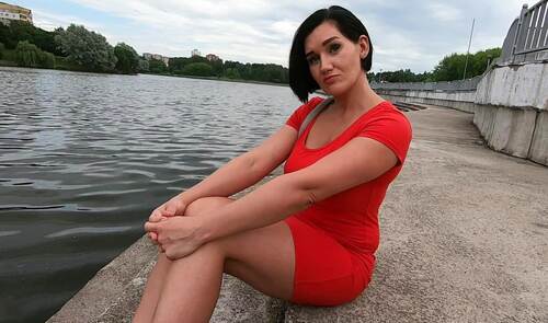 Ебу чужую мамку на природе, у бодрой зрелки большие сисяндры!