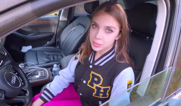 Увидел что незнакомка хочет снять голые фотки в лесу и шантажом заставил ебаться, запугав полицией